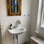 Apotekergaarden 3*