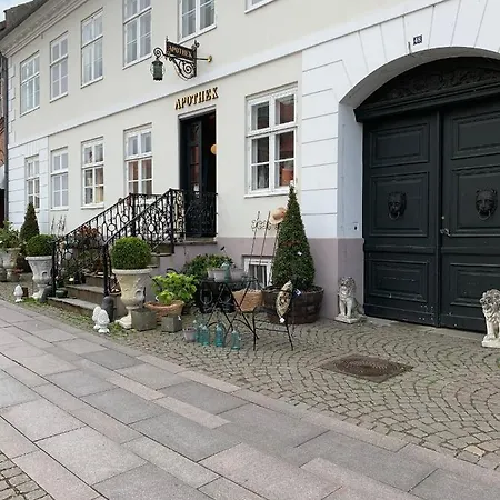 Det Gamle Apotek Mon