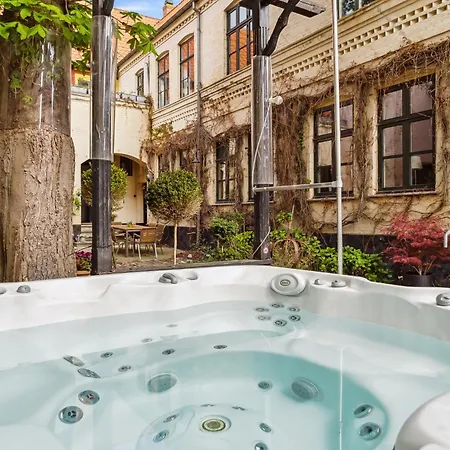 Bed & Breakfast Apotekergaarden 3*